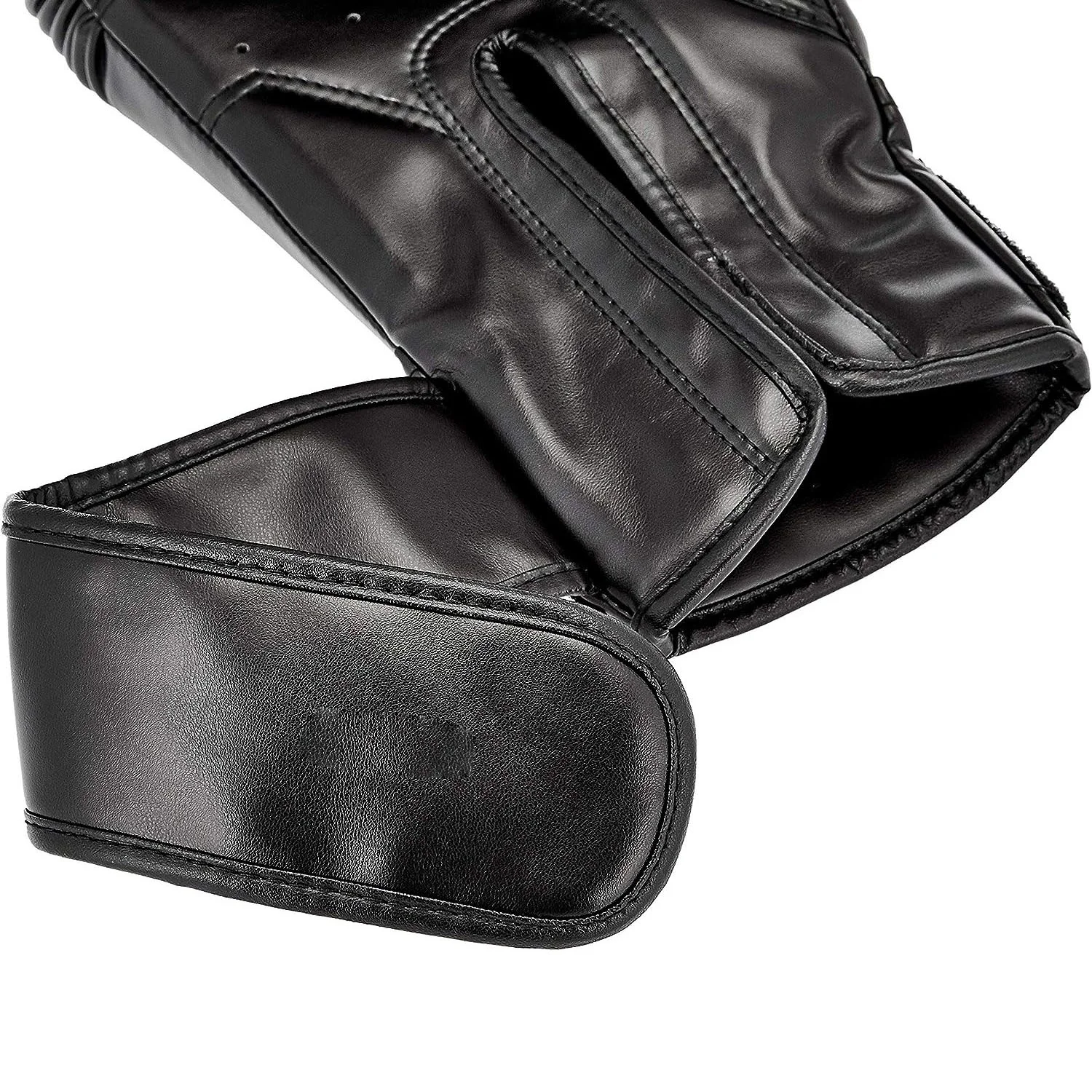 636e23573c40aa20bf209172-amazon-basics-boxing-gloves